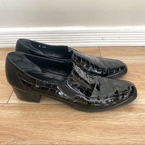 Amalfi By Rangoni Womens Black Patent Leather Faux Snakeskin Loafers Size 8